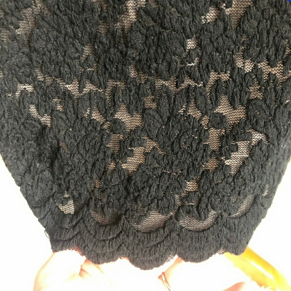 Nell Fantasia Lace Dress - Picture 7 of 8